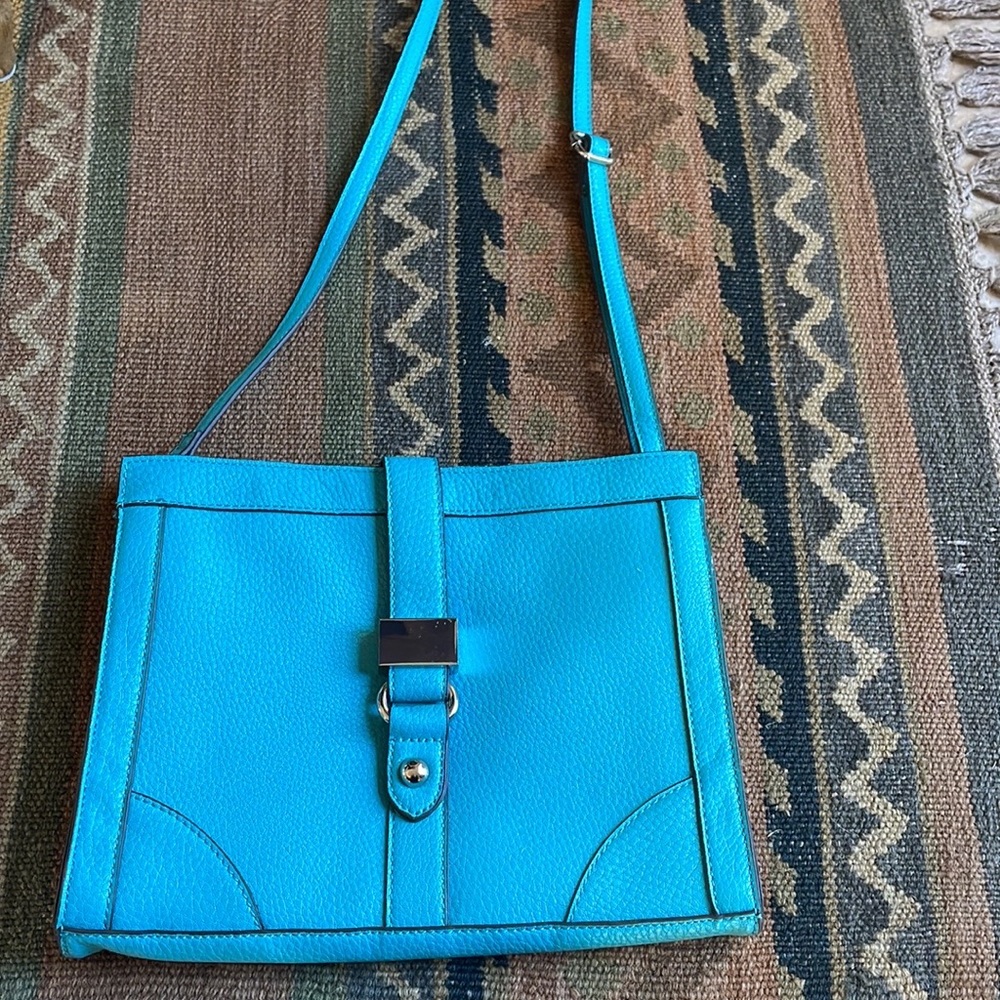 Cosmopolitan turquoise shoulder bag